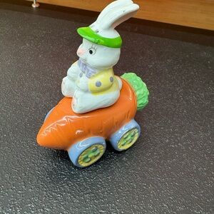 Vintage bunny and carrot salt pepper shaker set